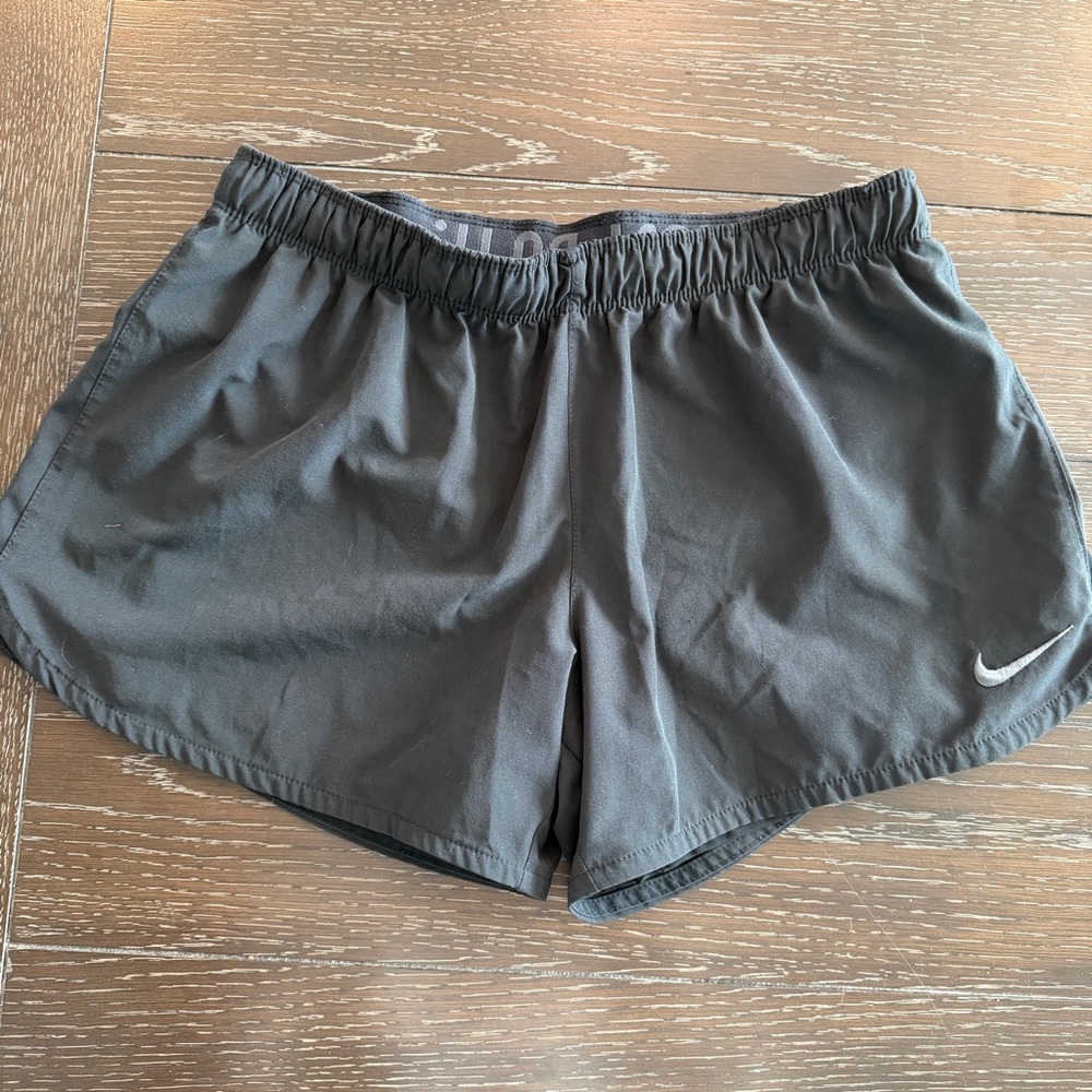 Women’s Nike‎ Shorts Lined Black Size Medium.